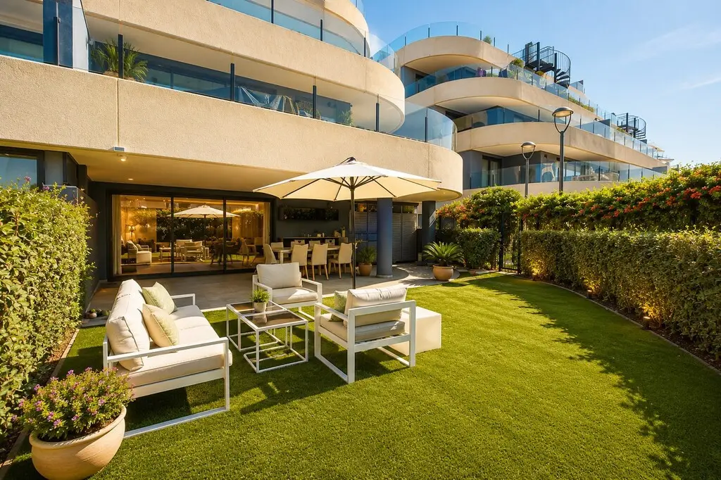 Ground Floor Apartment for sale in Estepona — photo 1