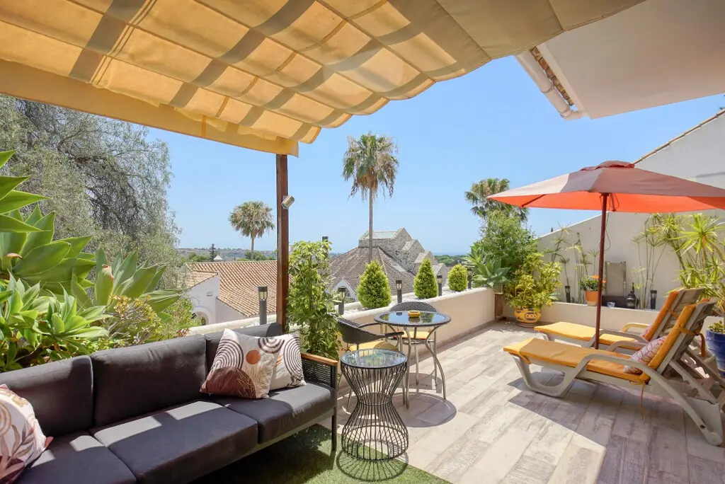 Townhouse for sale in Nueva Andalucía — photo 1