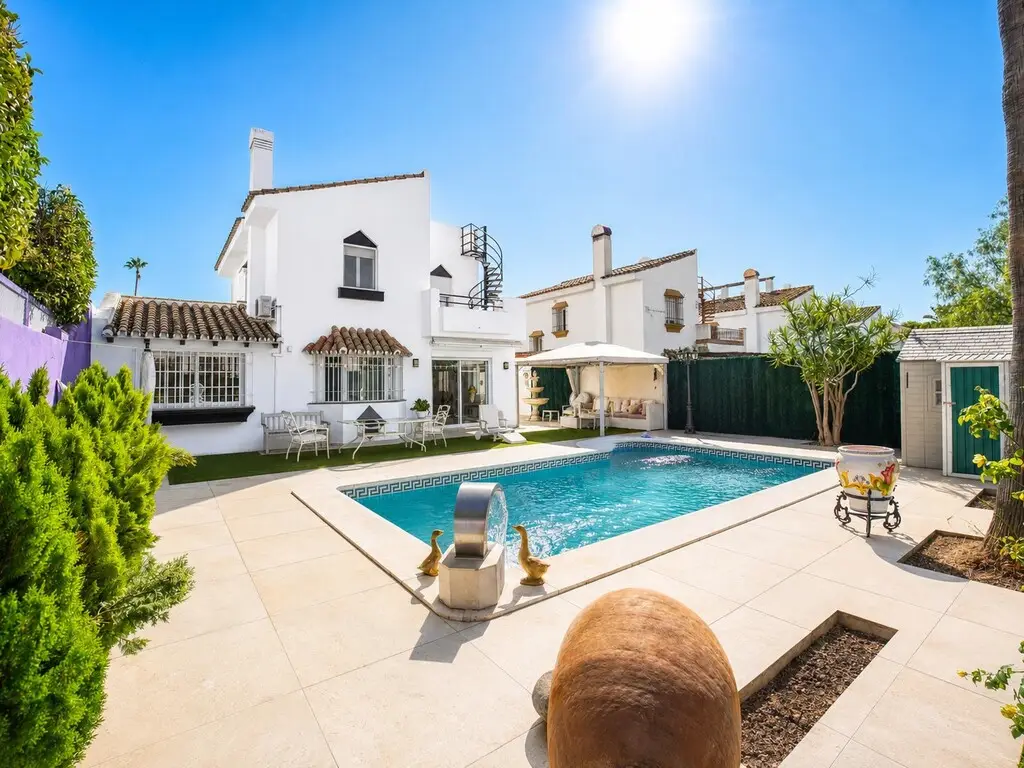 Detached Villa for sale in Atalaya — photo 1