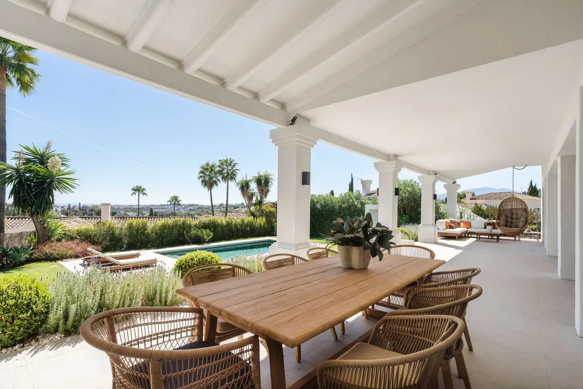 Detached Villa for sale in Nueva Andalucía — photo 1