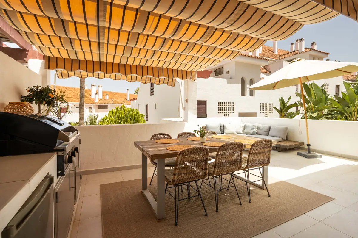 Middle Floor Apartment for sale in Nueva Andalucía — photo 1