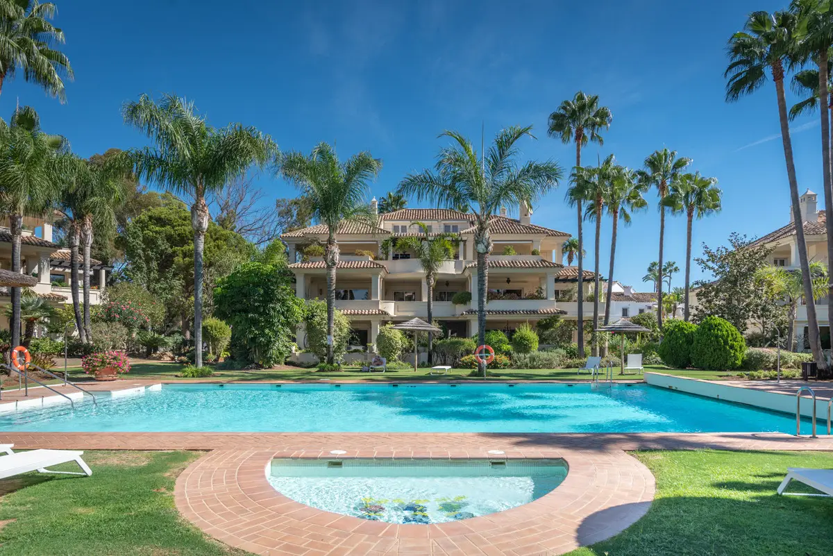 Penthouse Duplex for sale in Nueva Andalucía — photo 1