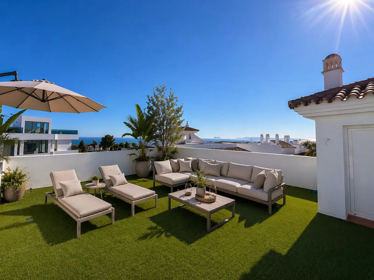 Penthouse for sale in Benahavís — photo 1