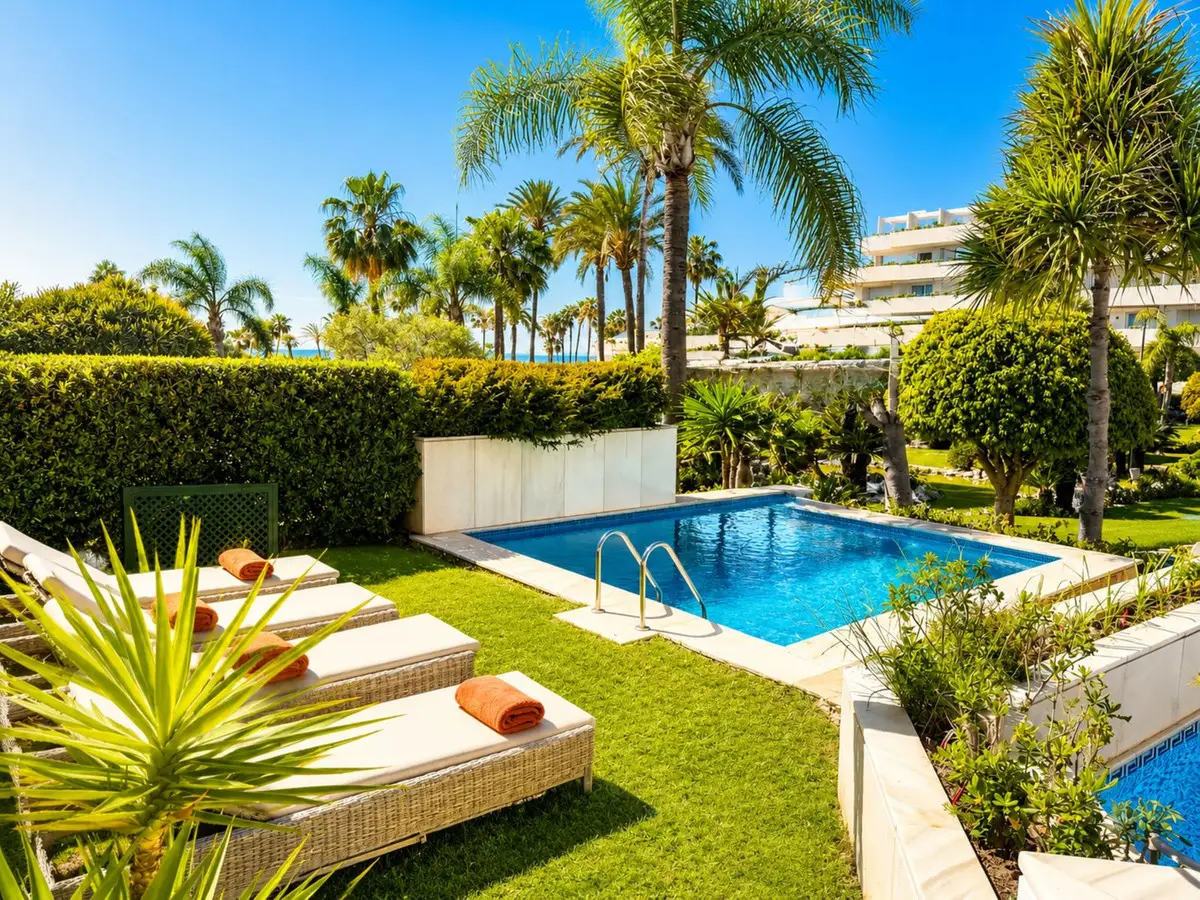 Ground Floor Apartment for sale in Puerto Banús — photo 1