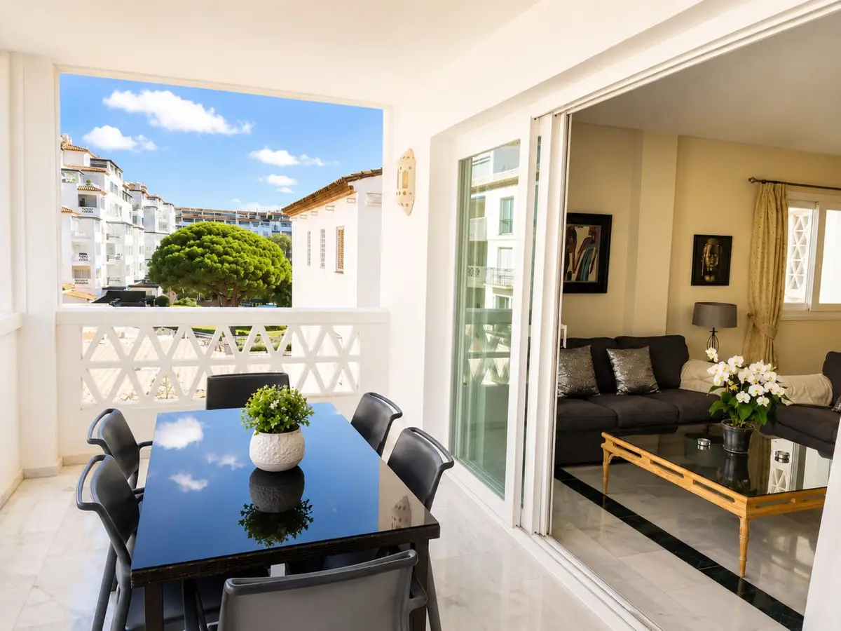 Middle Floor Apartment for sale in Puerto Banús — photo 1