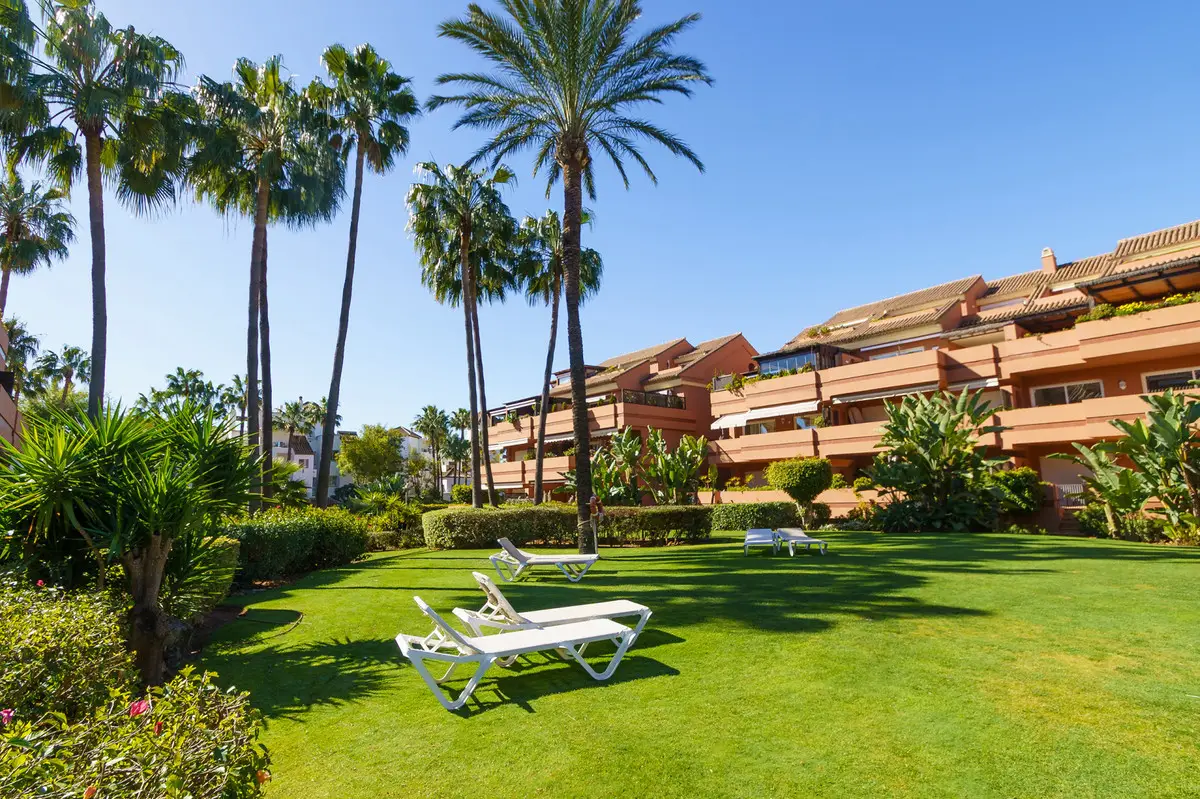 Ground Floor Apartment for sale in Puerto Banús — photo 1