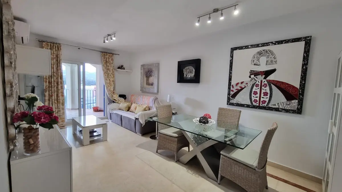 Middle Floor Apartment for sale in San Luis de Sabinillas — photo 1