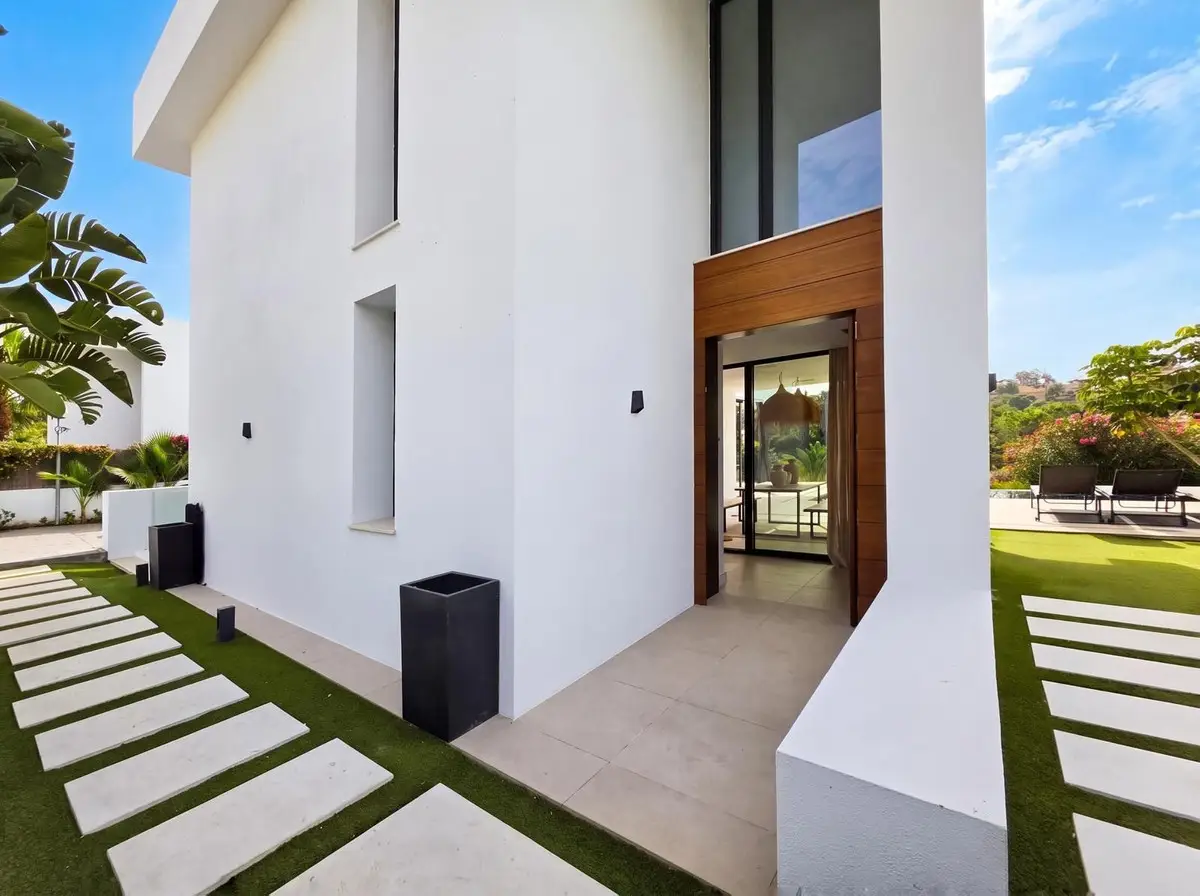 Detached Villa for sale in El Paraiso — photo 1