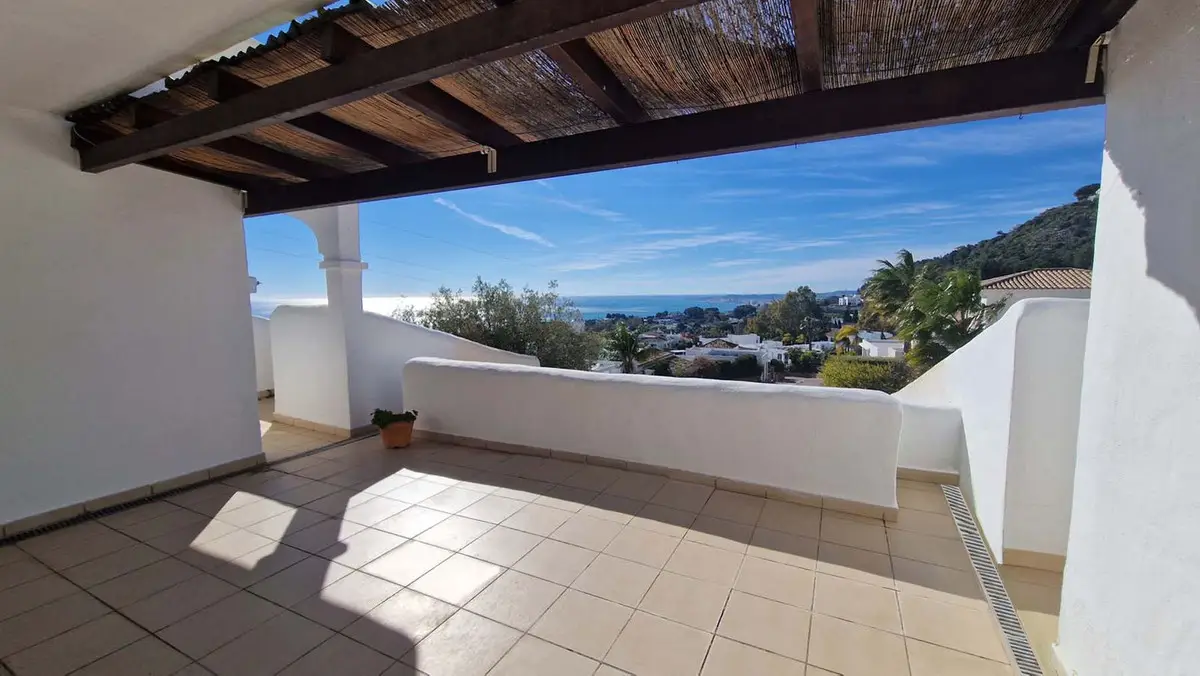 Middle Floor Apartment for sale in Benalmadena Costa — photo 1