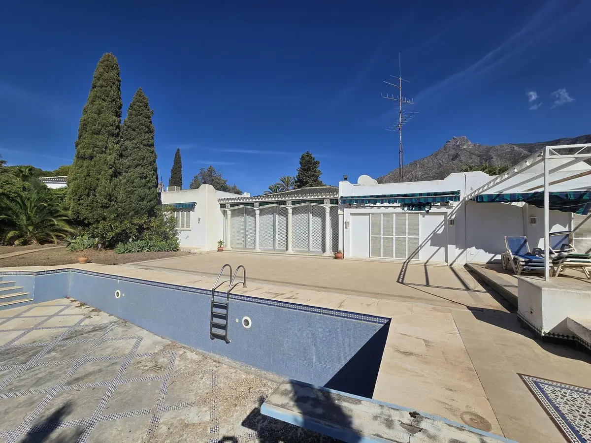 Detached Villa for sale in Marbella — photo 1