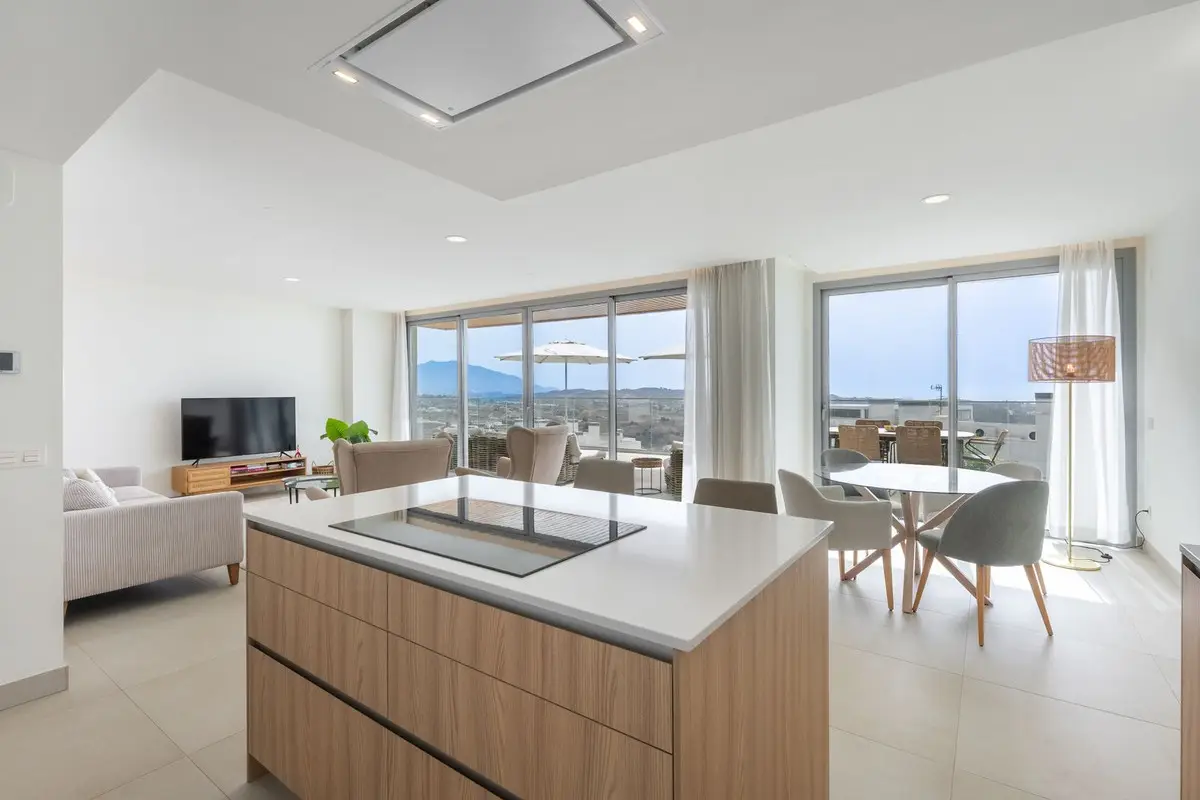 Middle Floor Apartment for sale in La Cala de Mijas — photo 1