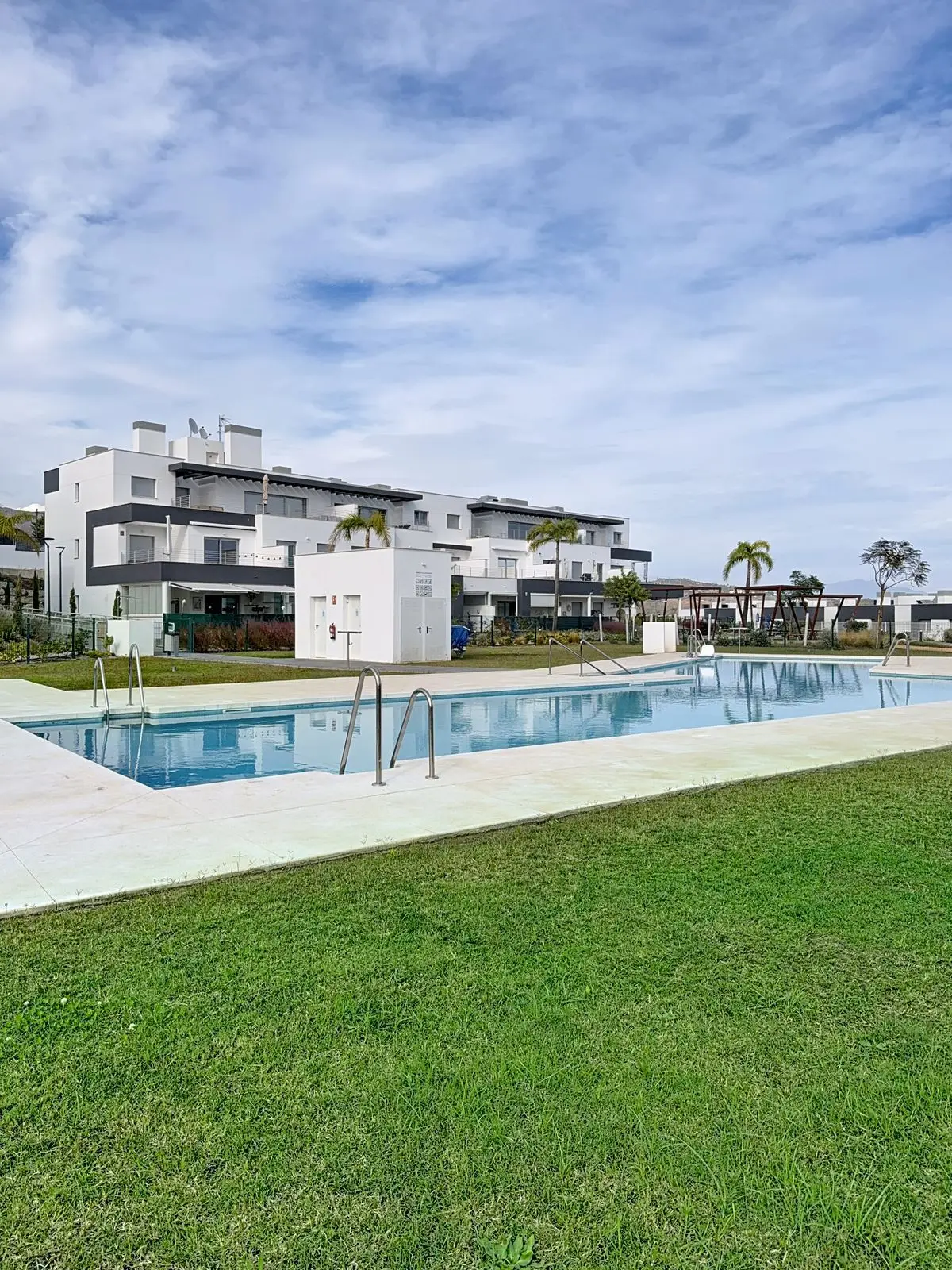 Ground Floor Apartment for sale in Estepona — photo 1