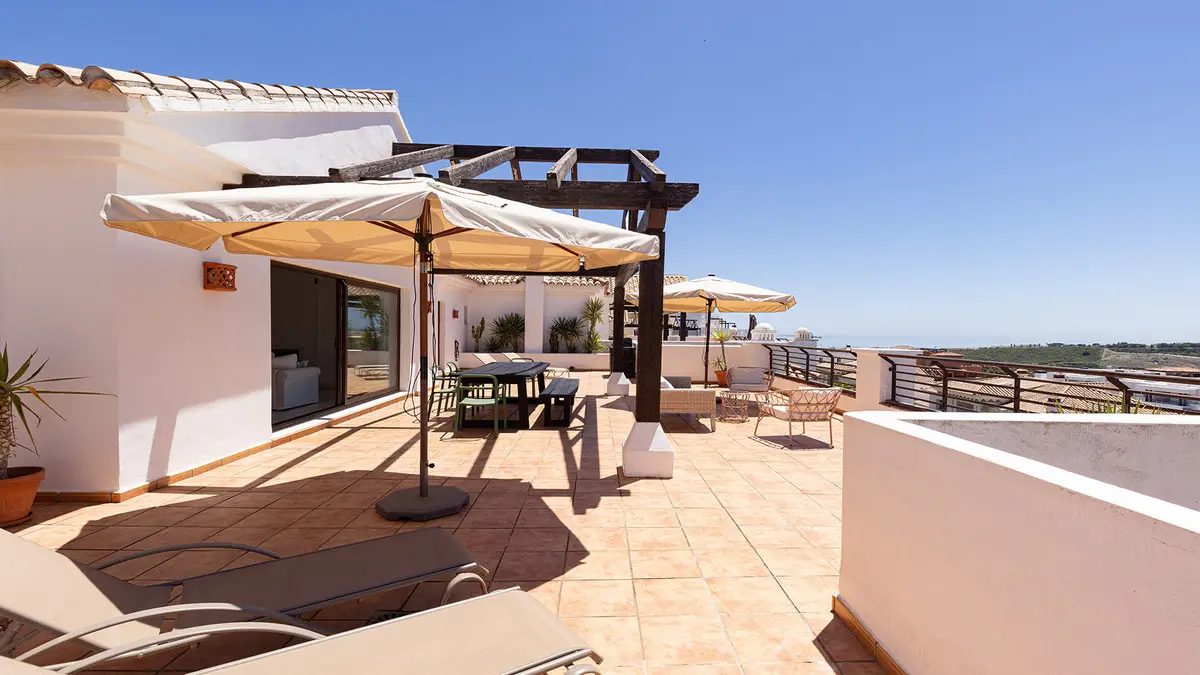 Penthouse for sale in Casares — photo 1