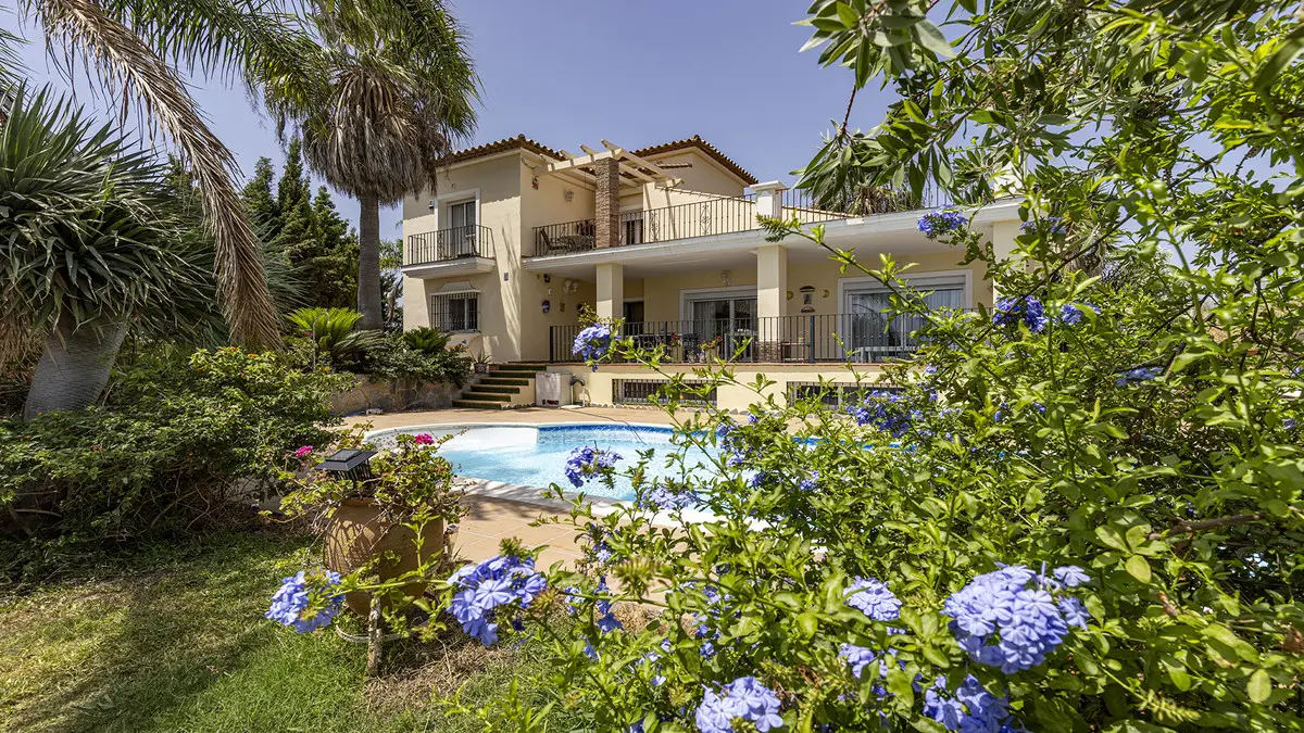 Detached Villa for sale in Casares — photo 1