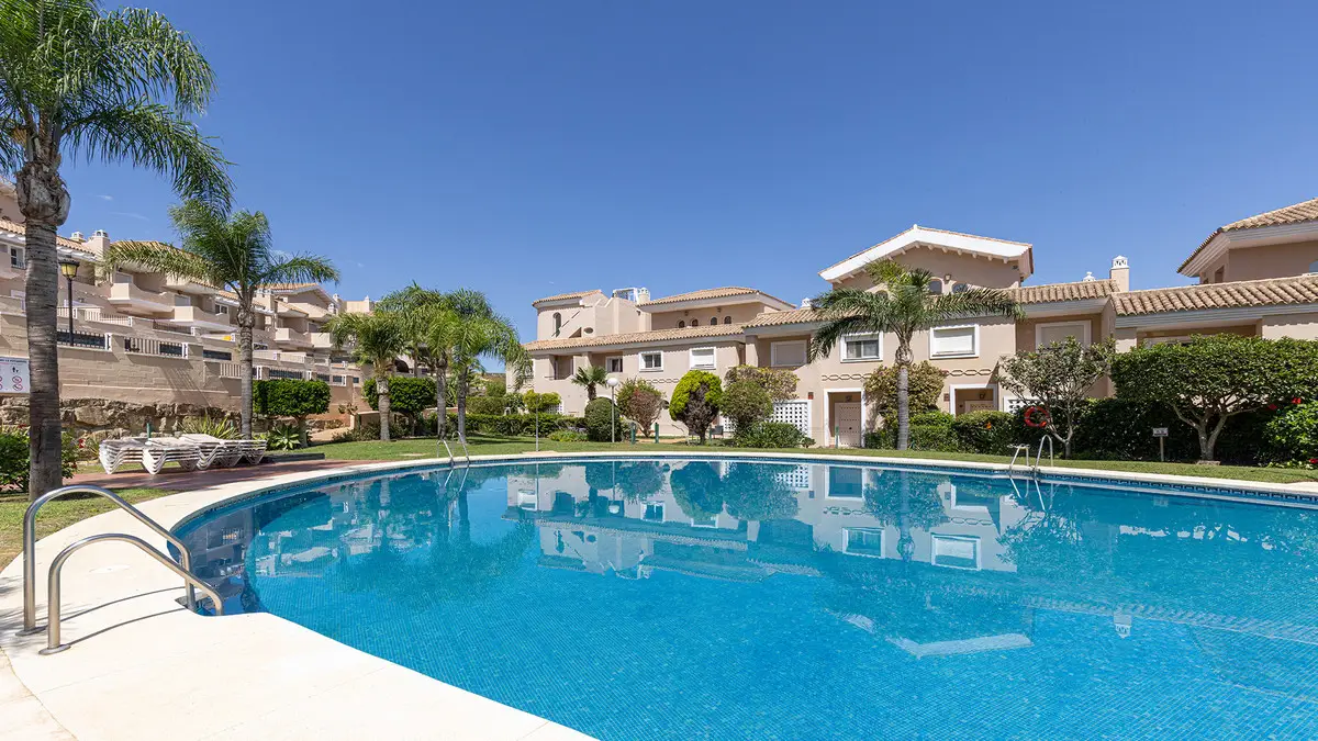 Townhouse for sale in La Duquesa — photo 1