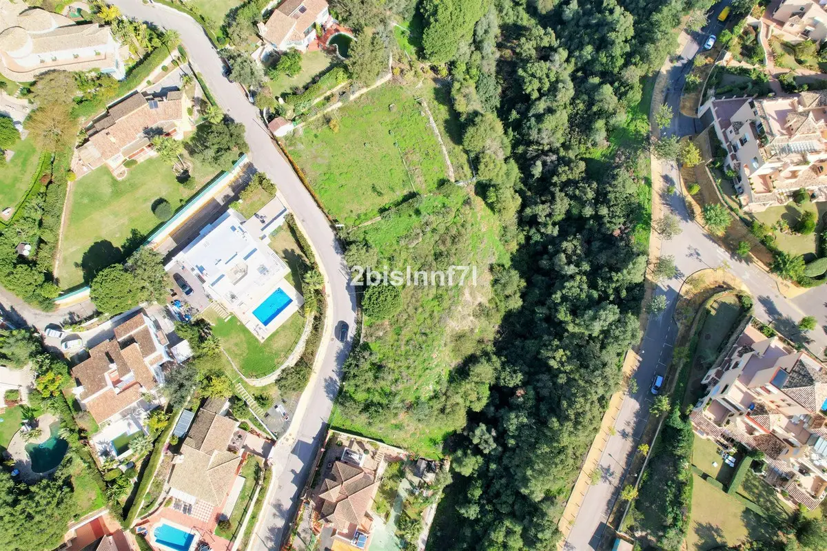 Residential Plot for sale in Elviria — photo 1