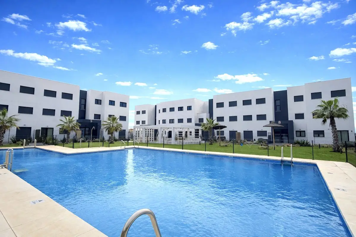 Ground Floor Apartment for sale in Estepona — photo 1