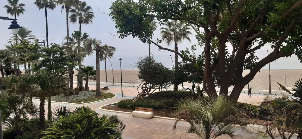 Middle Floor Apartment for sale in Estepona — photo 1