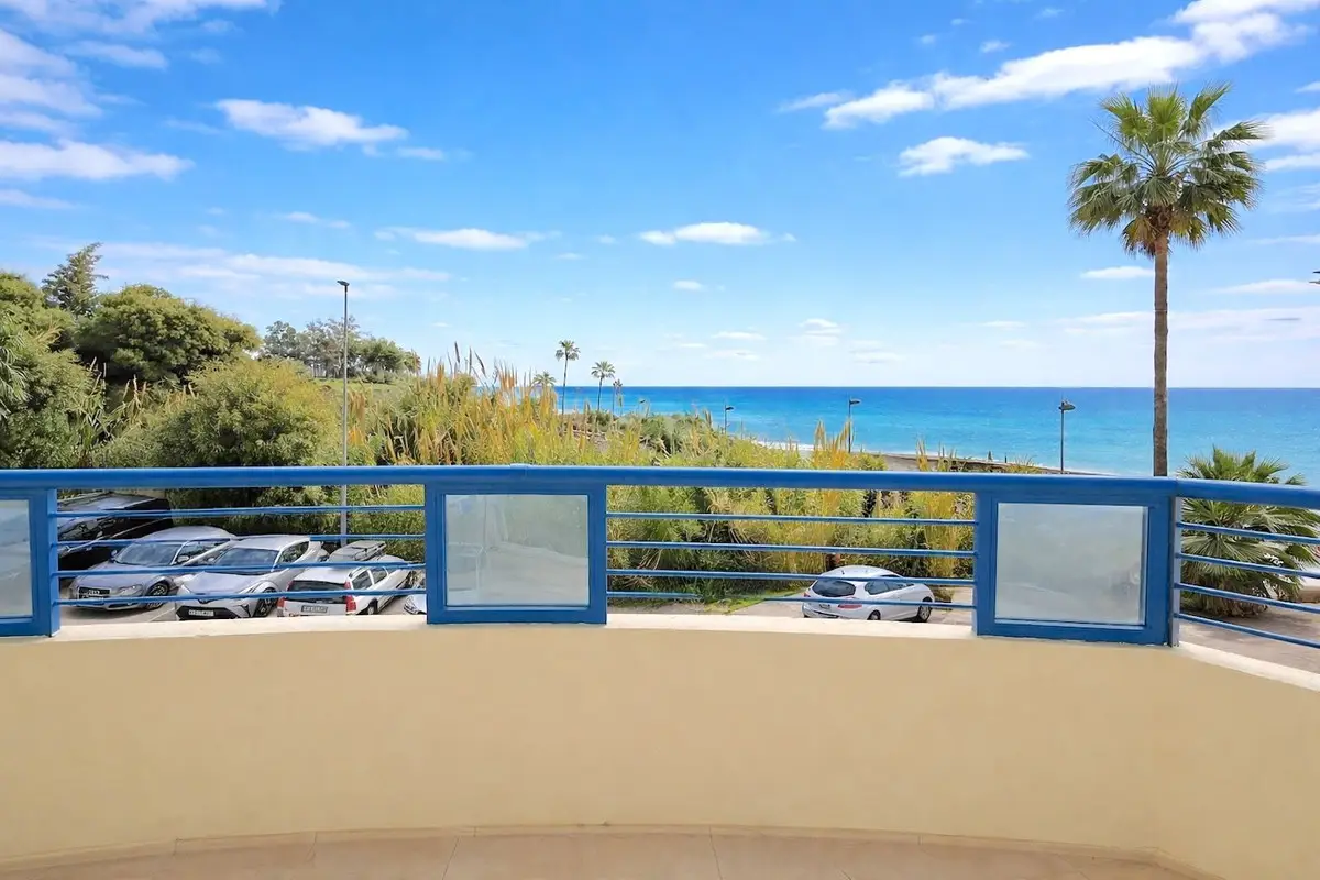Middle Floor Apartment for sale in Marbella — photo 1