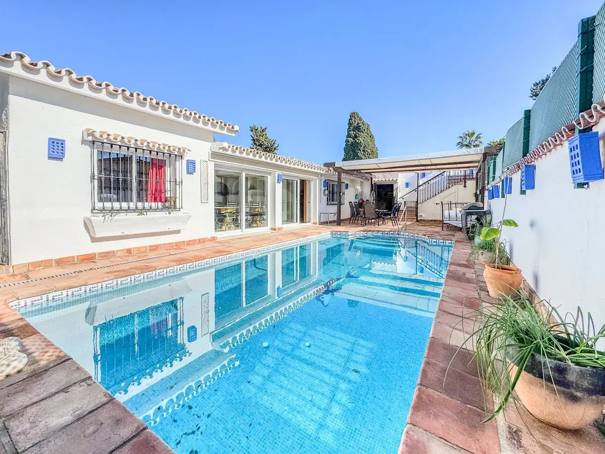Detached Villa for sale in Costalita — photo 1