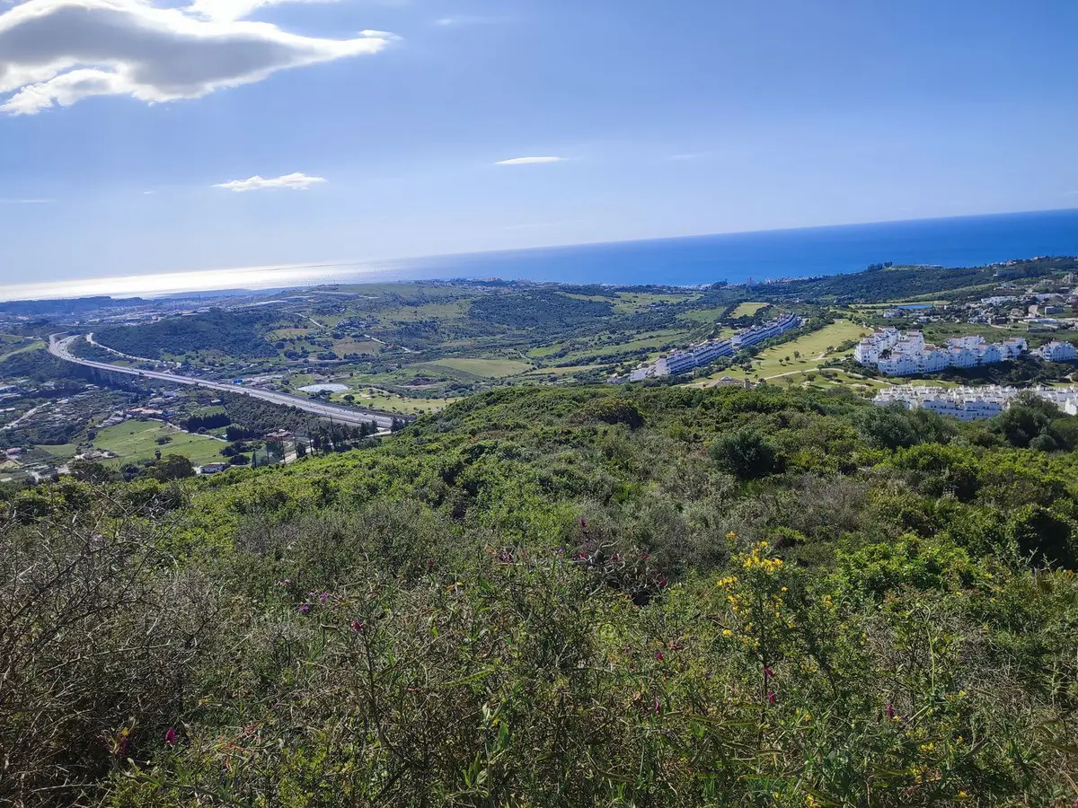 Land for sale in Estepona — photo 1