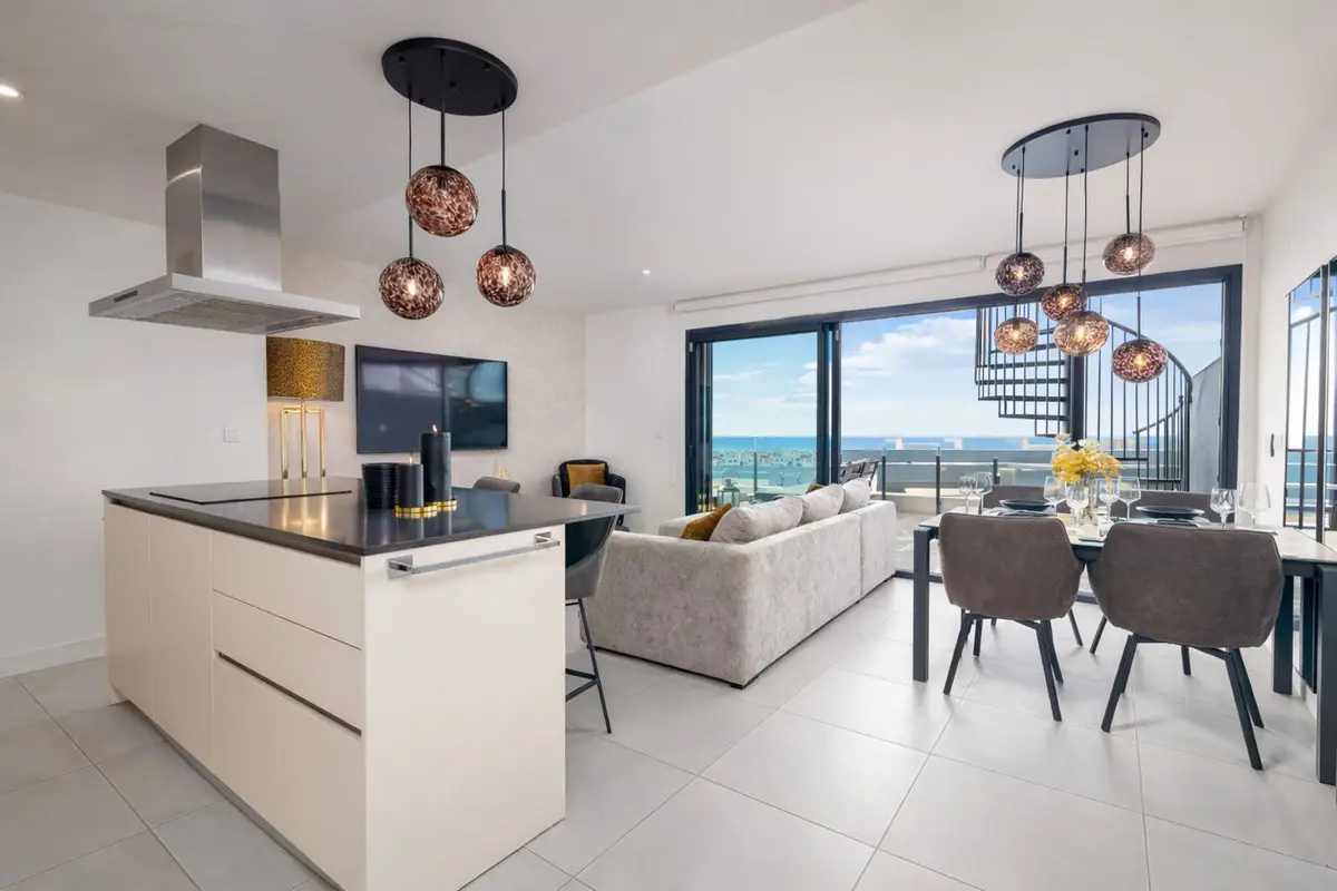 Penthouse for sale in Estepona — photo 1