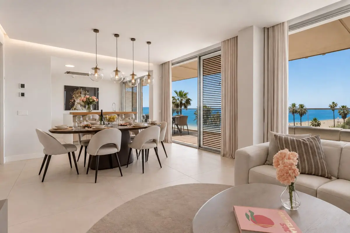 Middle Floor Apartment for sale in Estepona — photo 1