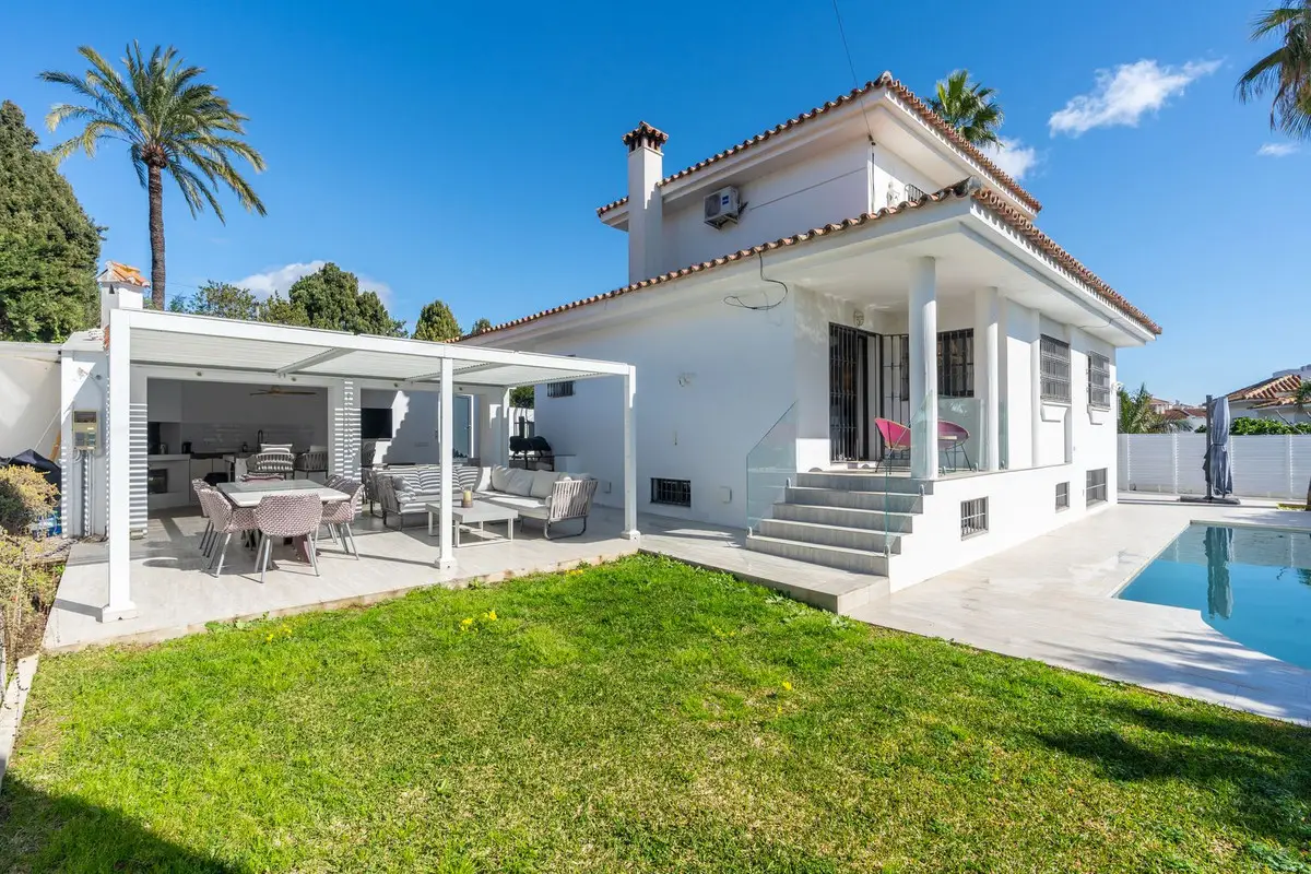 Detached Villa for sale in Atalaya — photo 1