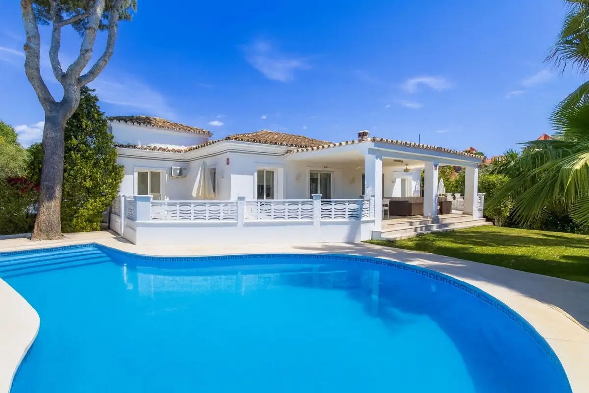 Detached Villa for sale in Las Chapas — photo 1