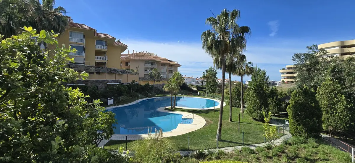 Middle Floor Apartment for sale in Higueron — photo 1