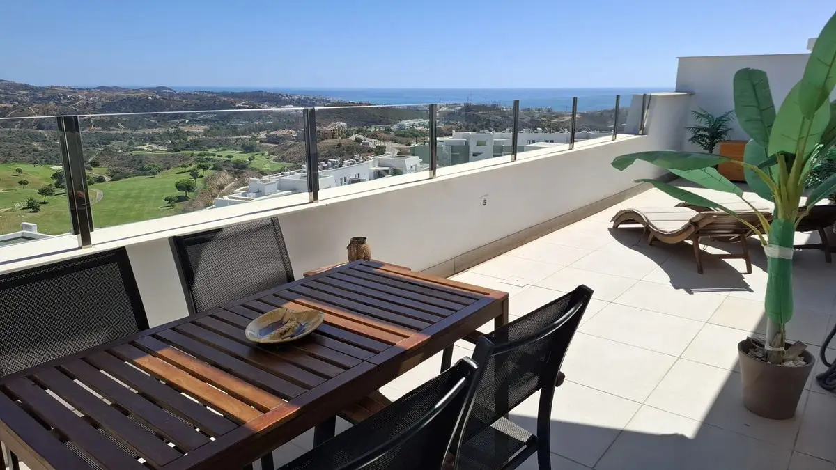 Penthouse for sale in La Cala de Mijas — photo 1