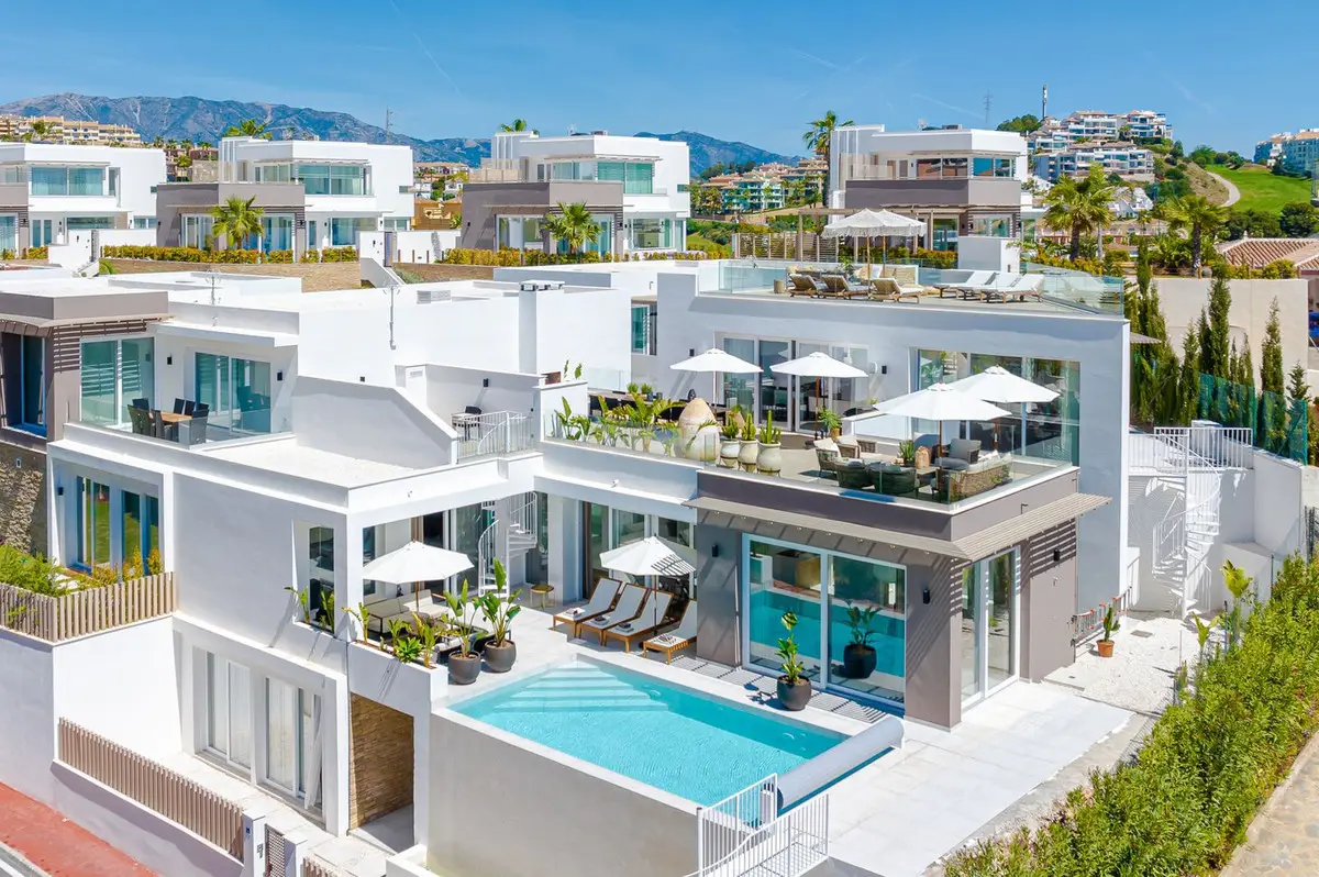 Detached Villa for sale in Riviera del Sol — photo 1