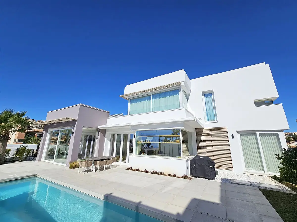 Detached Villa for sale in Riviera del Sol — photo 1
