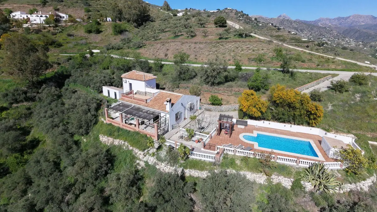 Detached Villa for sale in Cómpeta — photo 1