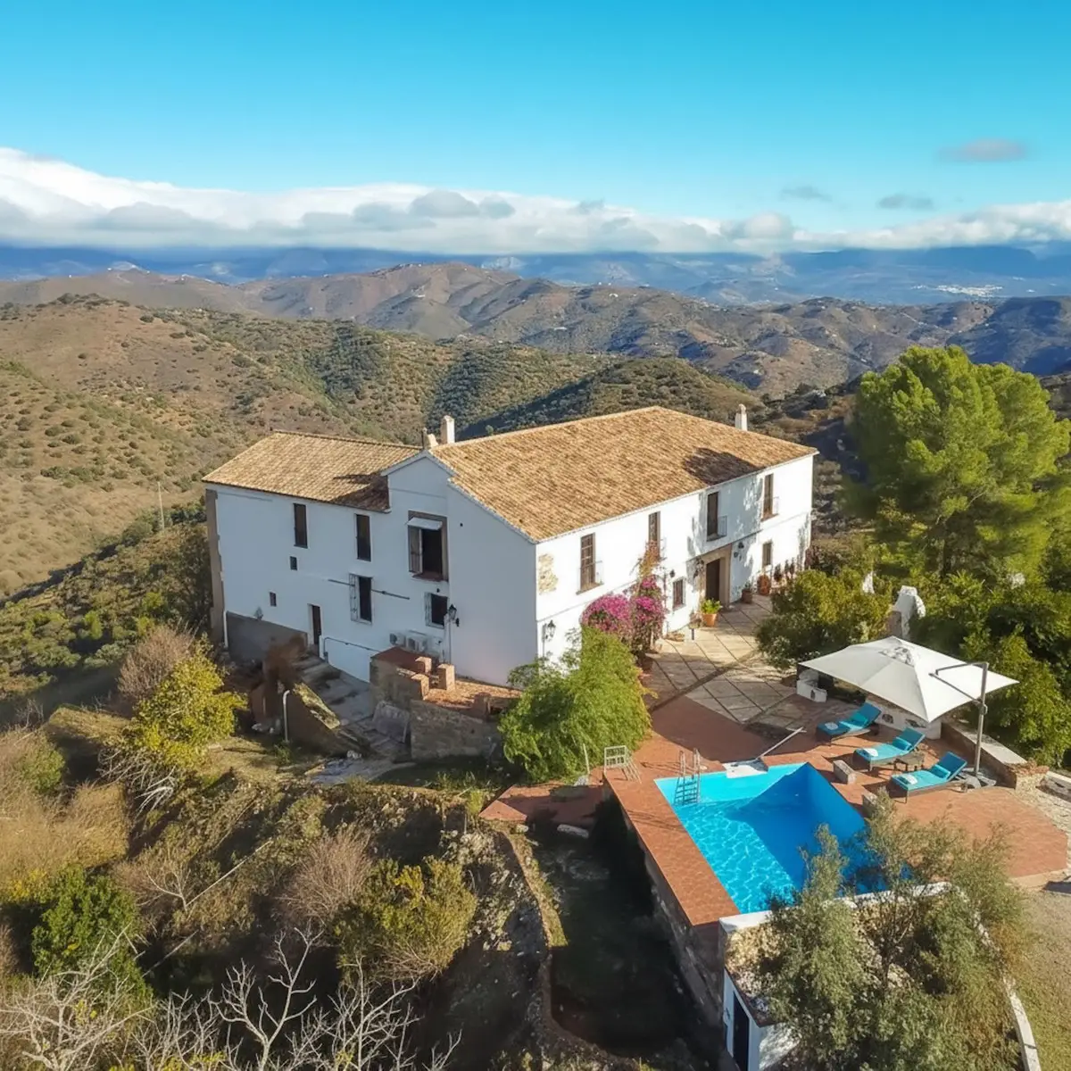Finca - Cortijo for sale in Montes de Málaga — photo 1