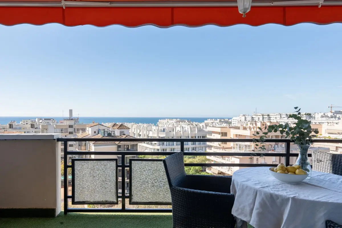 Middle Floor Apartment for sale in Marbella — photo 1