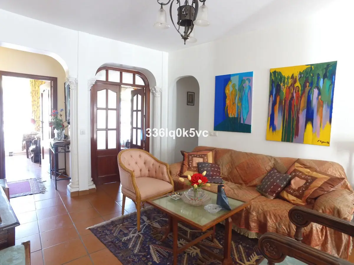 Duplex for sale in Benahavís — photo 1