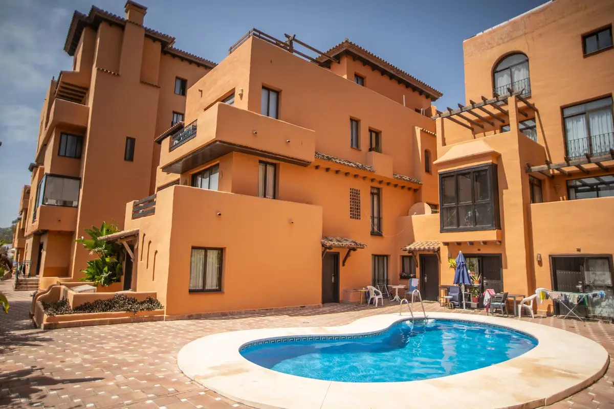 Middle Floor Apartment for sale in Cancelada — photo 1
