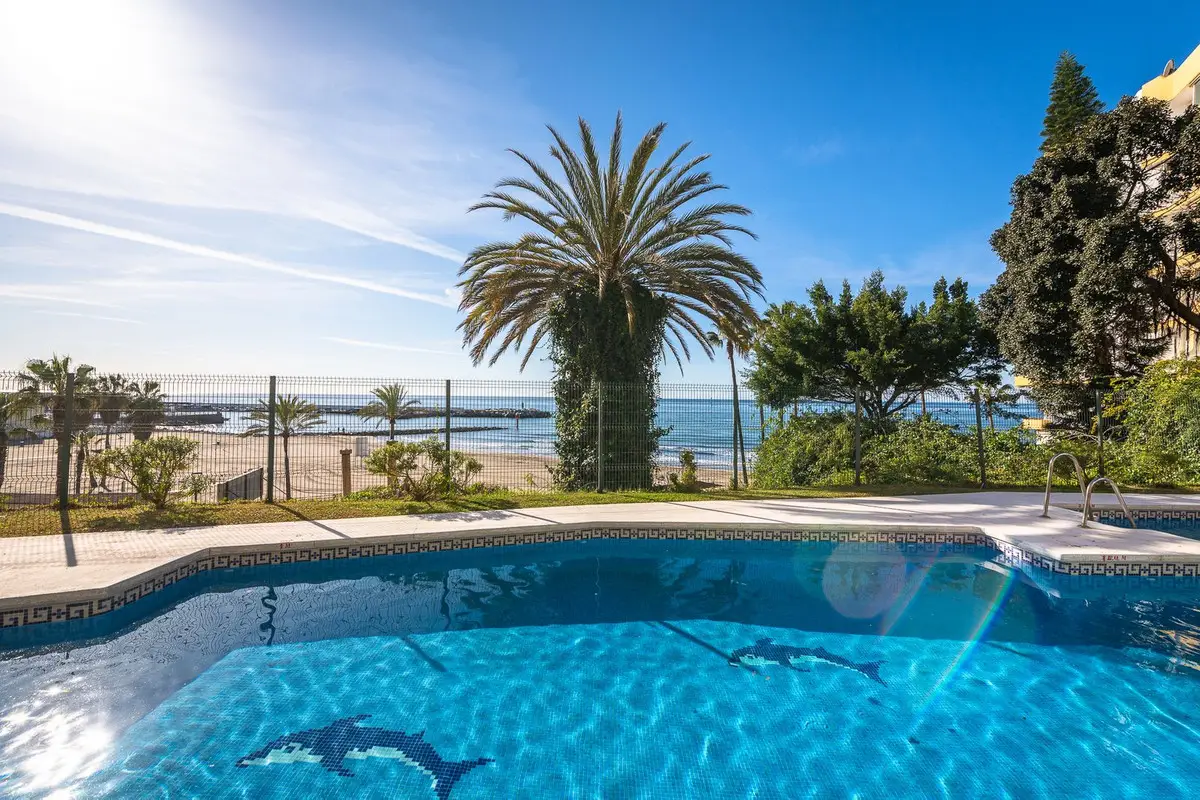Middle Floor Apartment for sale in Marbella — photo 1