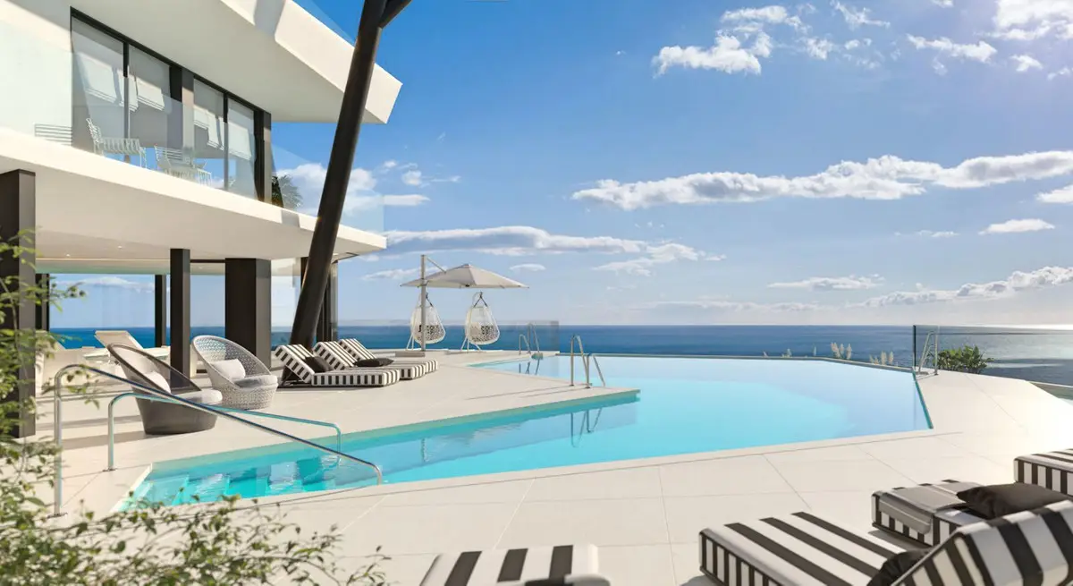 Middle Floor Apartment for sale in Fuengirola — photo 1