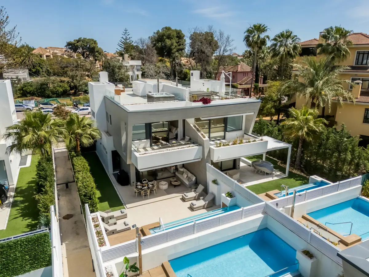Semi-Detached House for sale in Puerto Banús — photo 1