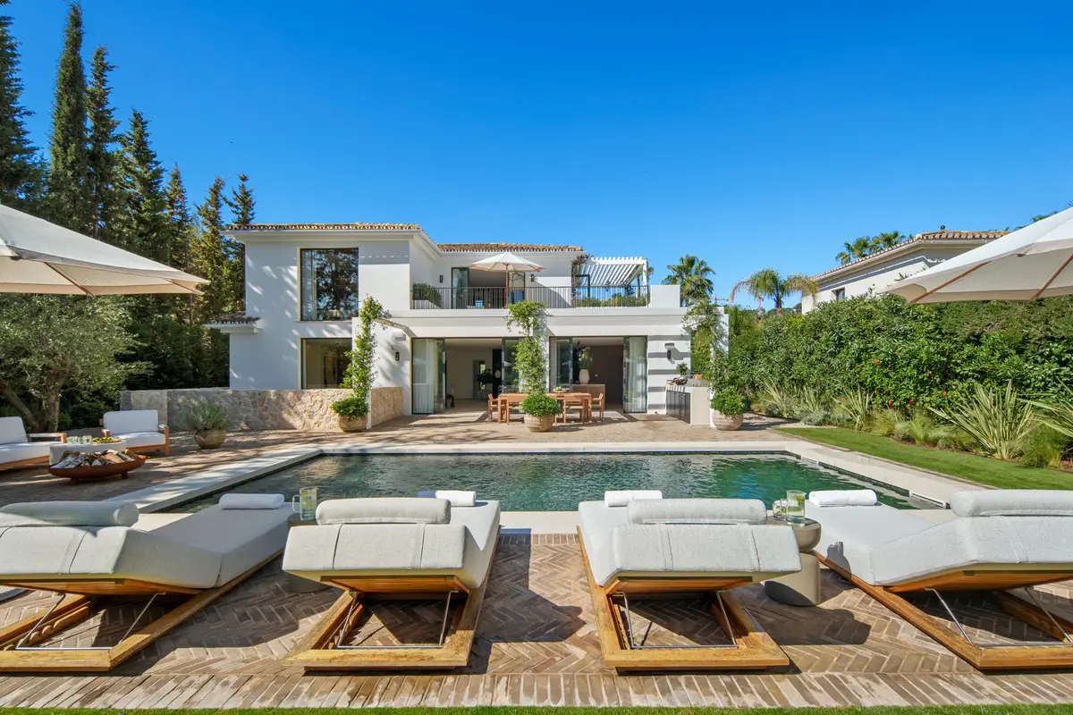 Detached Villa for sale in Nueva Andalucía — photo 1