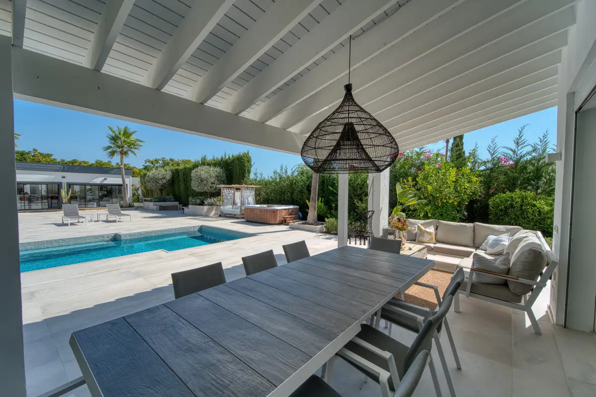 Detached Villa for sale in Benahavís — photo 1
