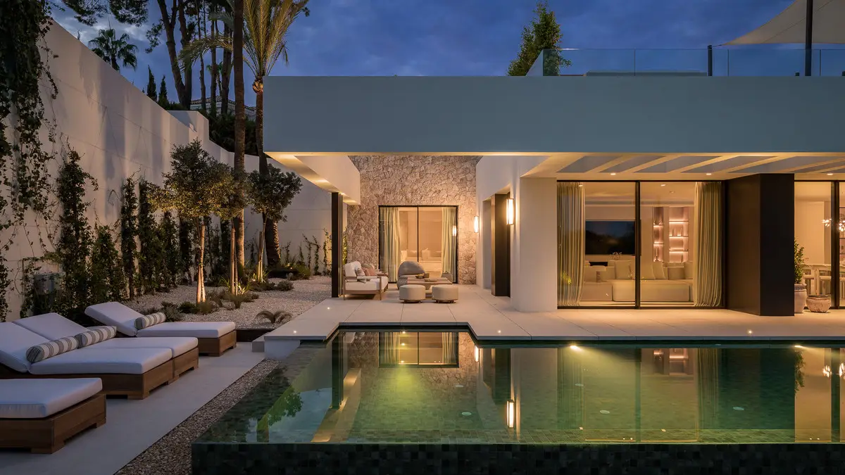 Detached Villa for sale in Nueva Andalucía — photo 1