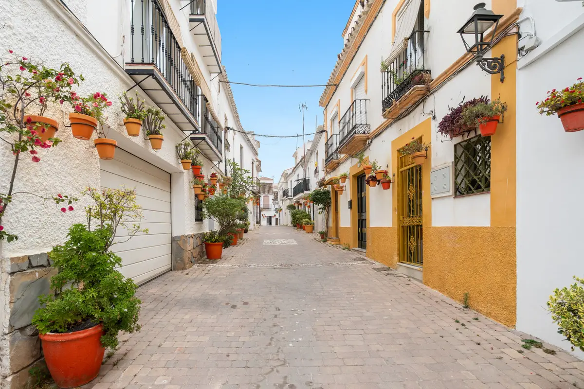 Townhouse for sale in Estepona — photo 1