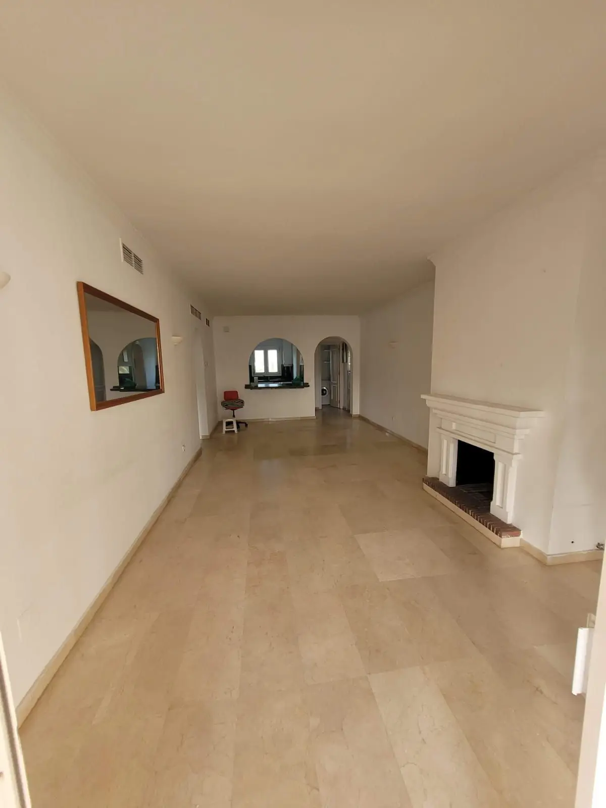 Middle Floor Apartment for sale in Estepona — photo 1