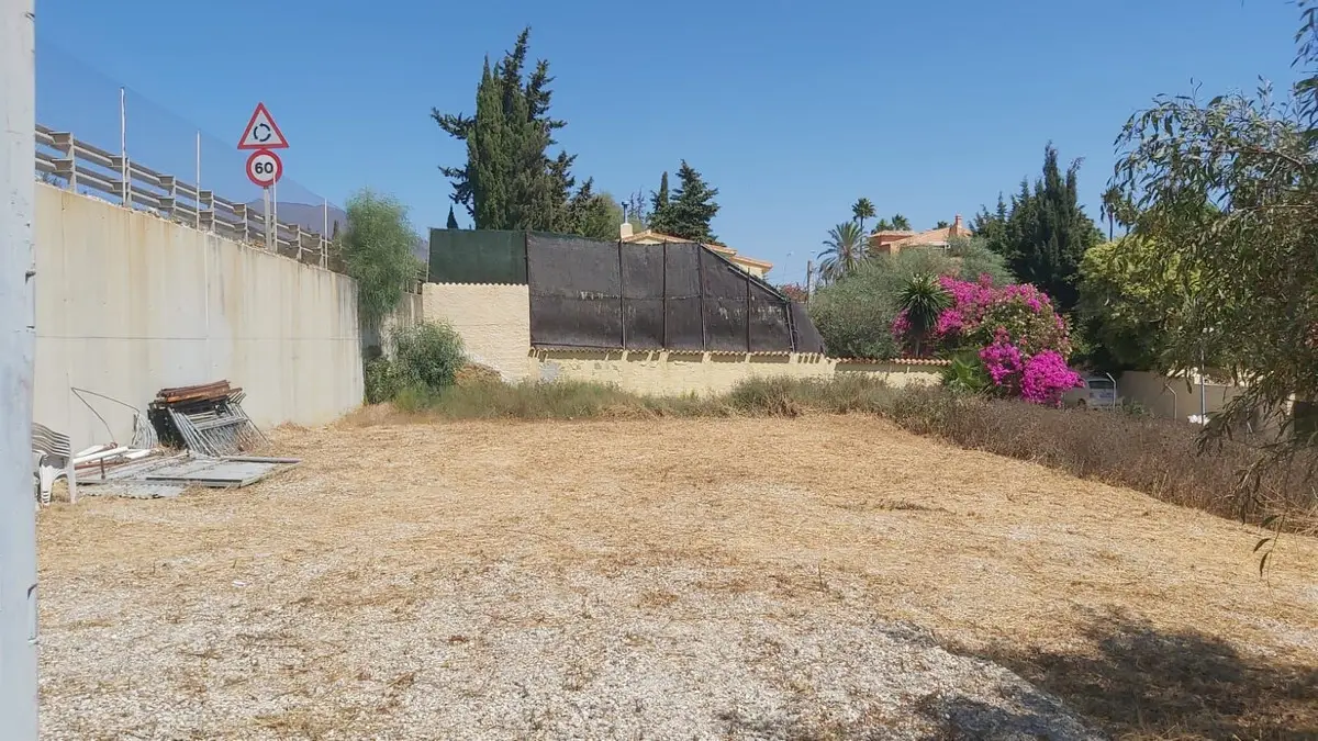Residential Plot for sale in Estepona — photo 1