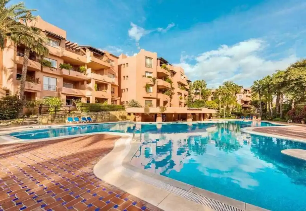 Middle Floor Apartment for sale in The Golden Mile — photo 1