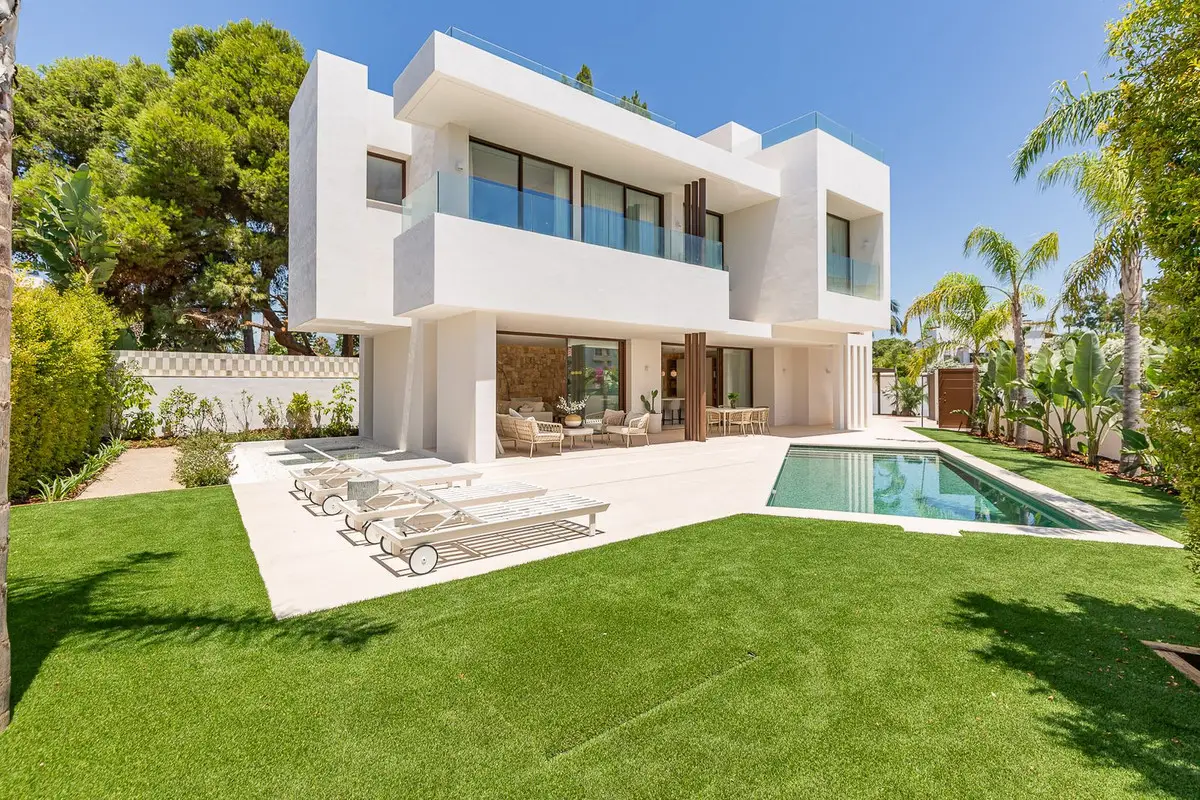 Detached Villa for sale in Puerto Banús — photo 1