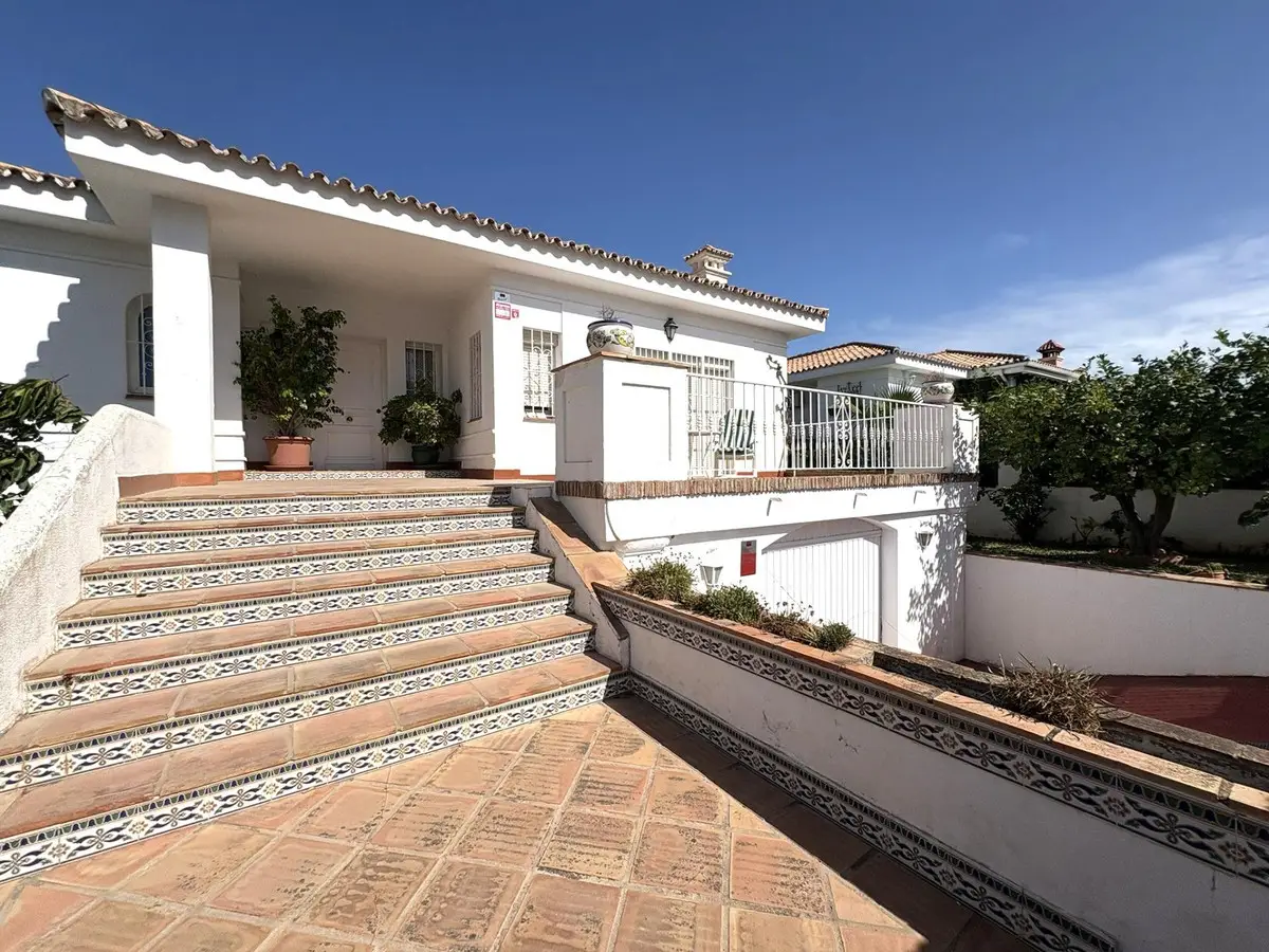 Detached Villa for sale in Alhaurín de la Torre — photo 1